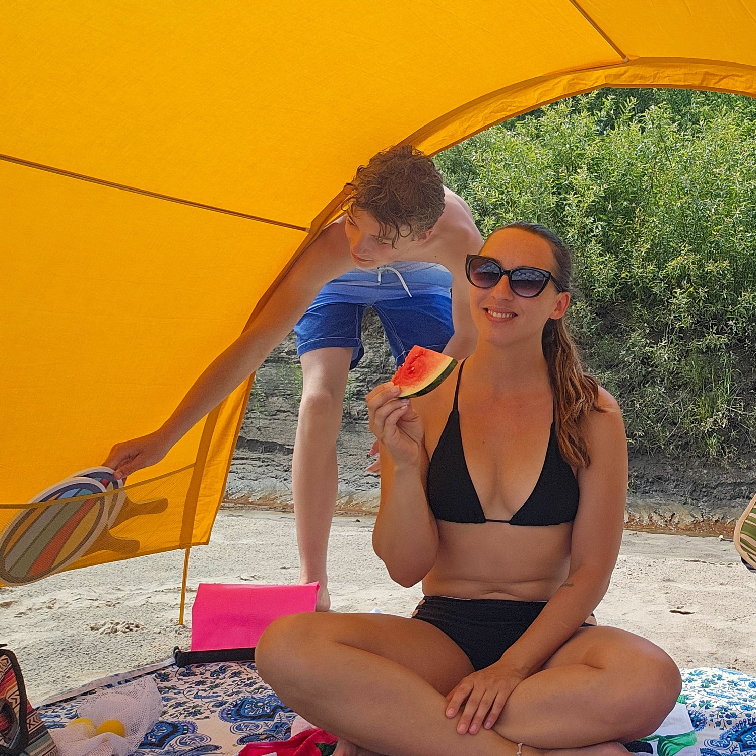 Easy family beach shade by Suniela_colourDijon